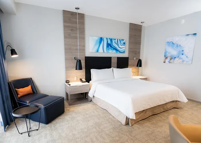 Hilton Garden Santa Fe 3*