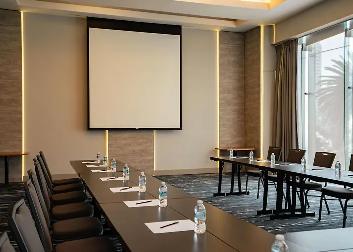 Hotel Hilton Garden Santa Fe Mexico City