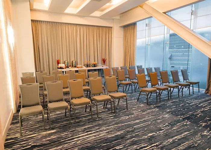 Hilton Garden Santa Fe 3*