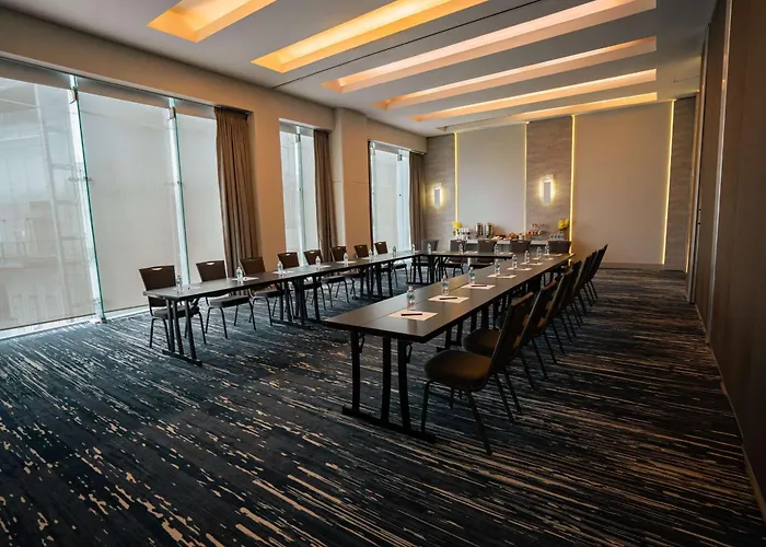 Hilton Garden Santa Fe 3*