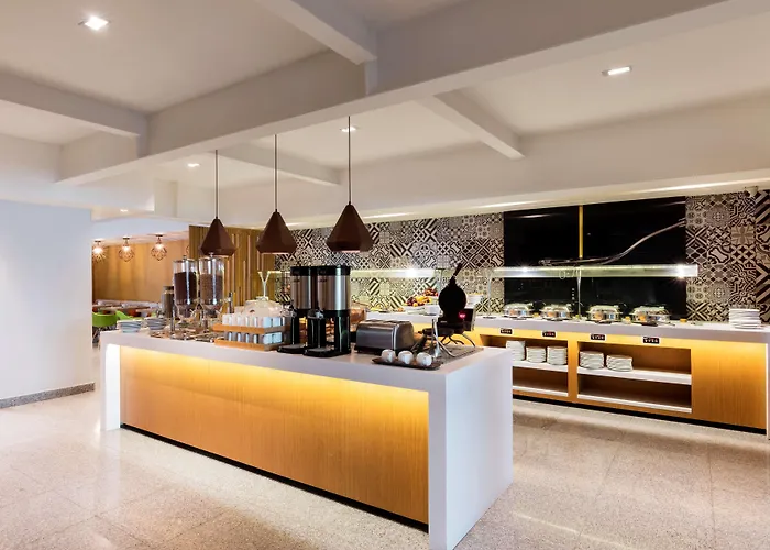 Hilton Garden Santa Fe 3*
