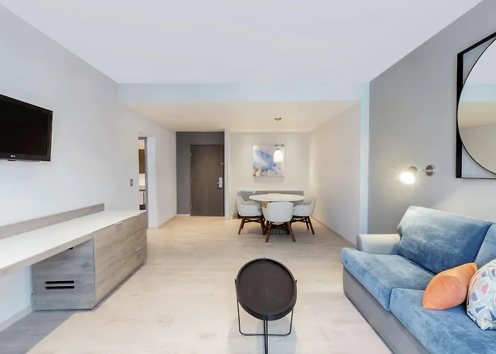 Hilton Garden Santa Fe 3*