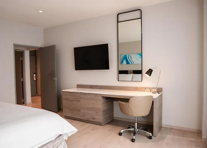 Hotel Hilton Garden Santa Fe Mexico City